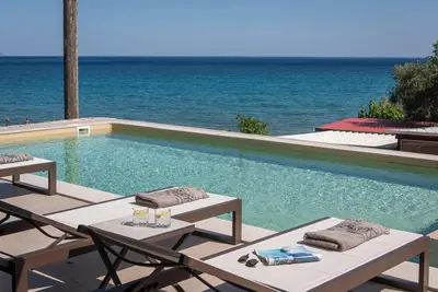 Image de Daily Cleaning, Beachfront & Cretan Meals by etouri