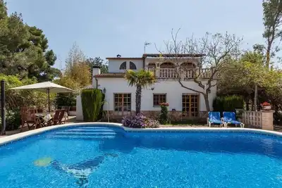 Image de Secluded Rural Villa | Pool, Bbq & Nature