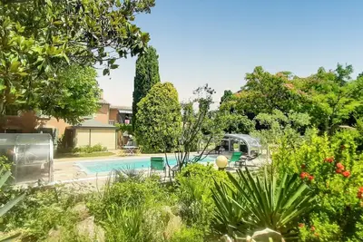 Image de Homerez - Maison charmante au Thor avec piscine partagée