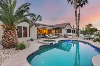 Image de 6 Palms at Sun City Grande - Pool and Spa!