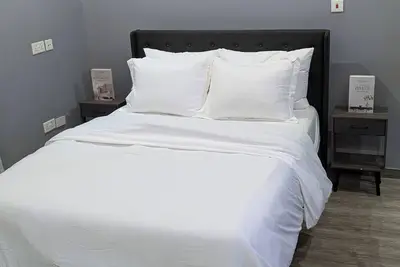 Image de Luxury hotel with WiFi, laundry services, and full Gym in Lashibi/Sakumono area.