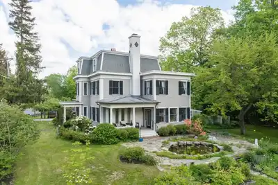 Image de Stunning Victorian Estate with Lap Pool, Gardens and Huge Porch