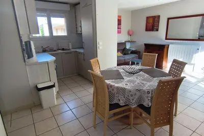 Image de Joli petit appartement moderne au calme.