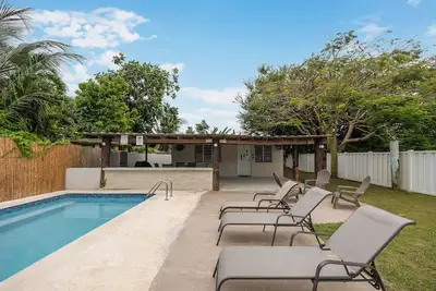 Image de 1 Step From The Beach  | Pool | Pet Friendly | Modern Bedrooms