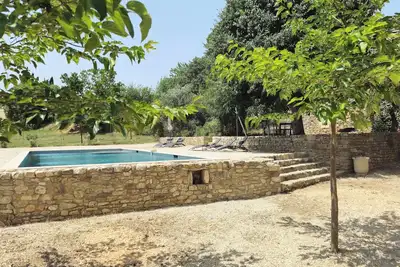 Image de Belle Ferme avec grande piscine à distance de marche d'un charmant village animé