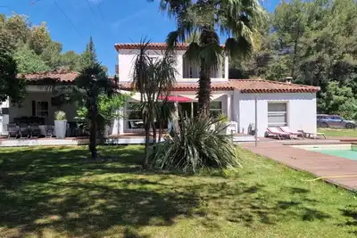 Image de Villa de standing piscine 4-bedroom villa with WiFi, Ac in fantastic Marseille