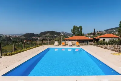 Image de Homerez - Maison confortable à Fornos avec piscine partagée