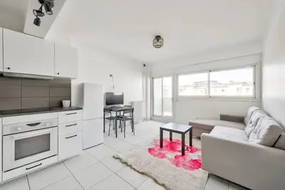 Image de T3 avec balcon proche de La Place Castellane