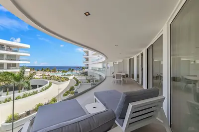 Image de One Mambo 19, Beachfront Apartment