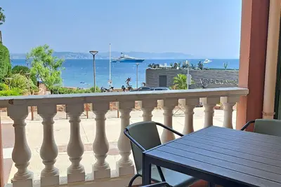 Image de Face aux plages et Restaurant, vue mer baie de Cannes, idéal feux d'artifices.