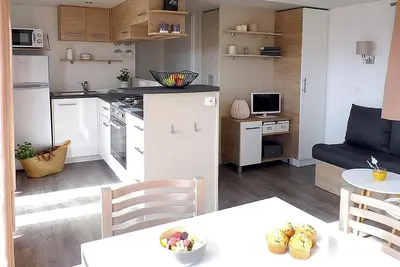 Image de Homerez - Bungalow confortable à Gastes avec piscine