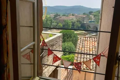 Image de Maison de village à la décoration recherchée. Idéal pour famille ou séjour amis.