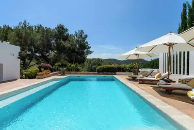 Homerez - Villa Santa Eulalia, piscine privée