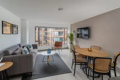 Sophisticated 3br @Financial Zone near the G Zone