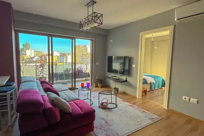 Image de Cosy Central 2br w/ Balconies, Chill Room and Plant Filled Vibes - Tirana