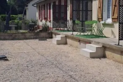 Image de 2 logements attenants- «Tout est prêt» +Parking privé