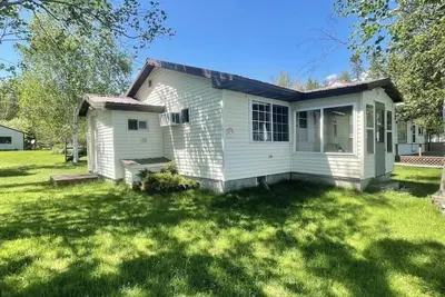 Image de Cozy Cottage on Indian Lake with Dock and A/C ready for Christmas