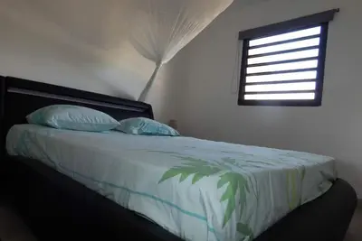 Image de Le Gosier : duplex 2 chambres vue Océan proche de la plage et du port.