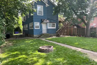 Image de The Big Blue House—5br w/ New Kitchens & Bathrooms