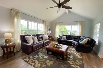 Image de Booking Fall Now+Lovely Beaver Lake Views+Hot Tub