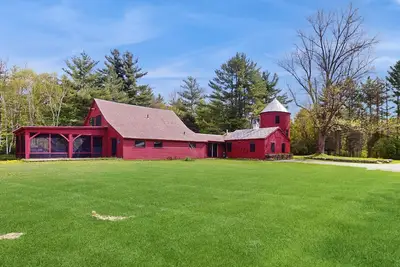 Image de Converted silo apartment, peaceful grounds, two ponds, kitchenette, internet