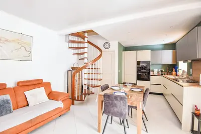 Image de Appart atypique avec 1 ch avec terrasse à Bompard