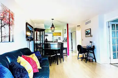 Image de Cozy Spacious 2Bedroom 1 Bathroom, close to Beach and Free Parking!