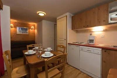 Image de À 70m des pistes de ski, piscine, sauna, terrasse, balcon, parking, télévision, 25m², Chamrousse