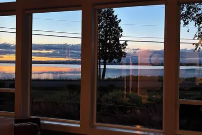 Image de \tBlaine Waterfront Escape with Breathtaking Views