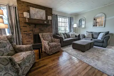 Image de Hook, Wine & Sinker - 2Bed/1Bath w Game Space and Extra Parking