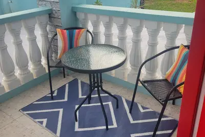 Image de Spacious 3 bedroom rental located in quiet neighbourhood. Just bring yourself!