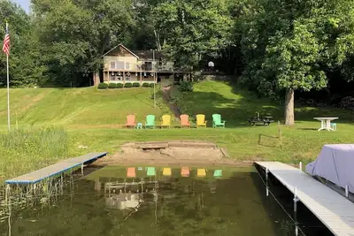 Image de Bring the Family and the pups! Private Lakeside Home  w/Wifi