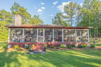 Image de Loch Haven on Harris -Vintage Lakefront Cottage on 20 Private Acres w/ Pond