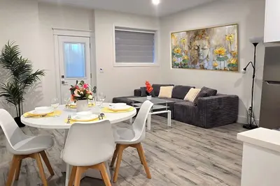 Image de Peaceful Coquitlam Getaway | Brand New & Stylish | Mountain Views