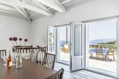 Image de Still Horizon House-Located at the top of Loutraki port-Sunset & Sea view