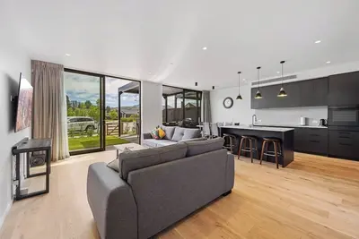 Image de Private Stylish 3br Alpine View Retreat In Wanaka