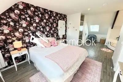 Image de L’instant rose - Cocon fleuri avec jacuzzi