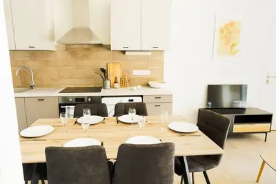 Image de Grange Roca Masia- Les Tournesols, jardin, piscine