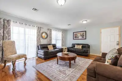 Image de Inviting Oasis 3br Home • Sleeps 8 • Free Parking