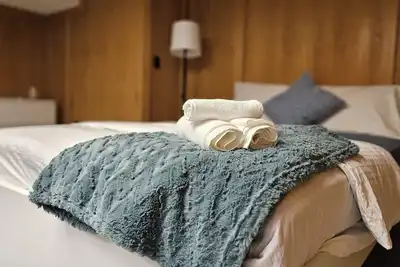 Image de Stylish basement studio with everything you need for a comfortable stay!