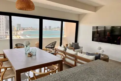 Image de Incredible ocean view from this beautiful fully equipped apartment.