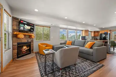 Image de Paradise Adventures Mh1110 |Pool |Hot Tub |100\" Tv