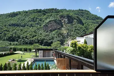 Image de Appartement 'Rosalie 5' avec vue sur les montagnes, piscine partagée et Wi-Fi