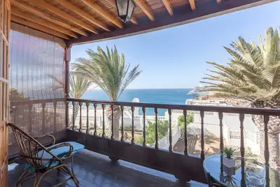 Image de Maison de vacances 'Atardecer En Caideros' avec vue sur la mer, piscine partagée et Wi-Fi