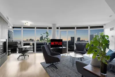 Image de Panoramic Cn Tower View - Amazing 3br - Free Parking