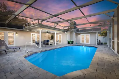 Image de 9 mins to Beach~Pool~Sleeps 10