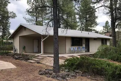 Image de Ken`s Retreat- Come relax in our home