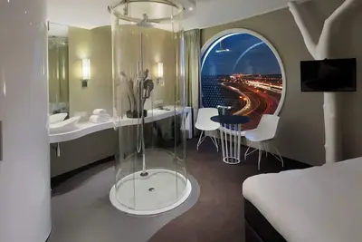 Image de 2 Modern Haven, Steps from City Center, Shops | Scenic Nature Trails Nearby