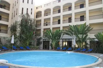 Image de Sleek Suite w/ Balcony and Outdoor Pool! Perfectly Positioned for City Explorer