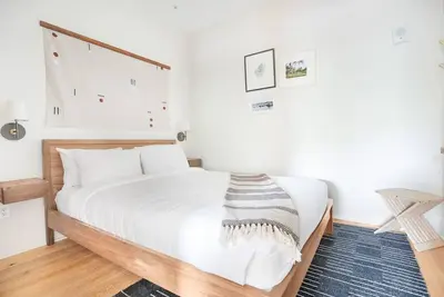 Image de Annabelle 2b - City Views near City Market, River